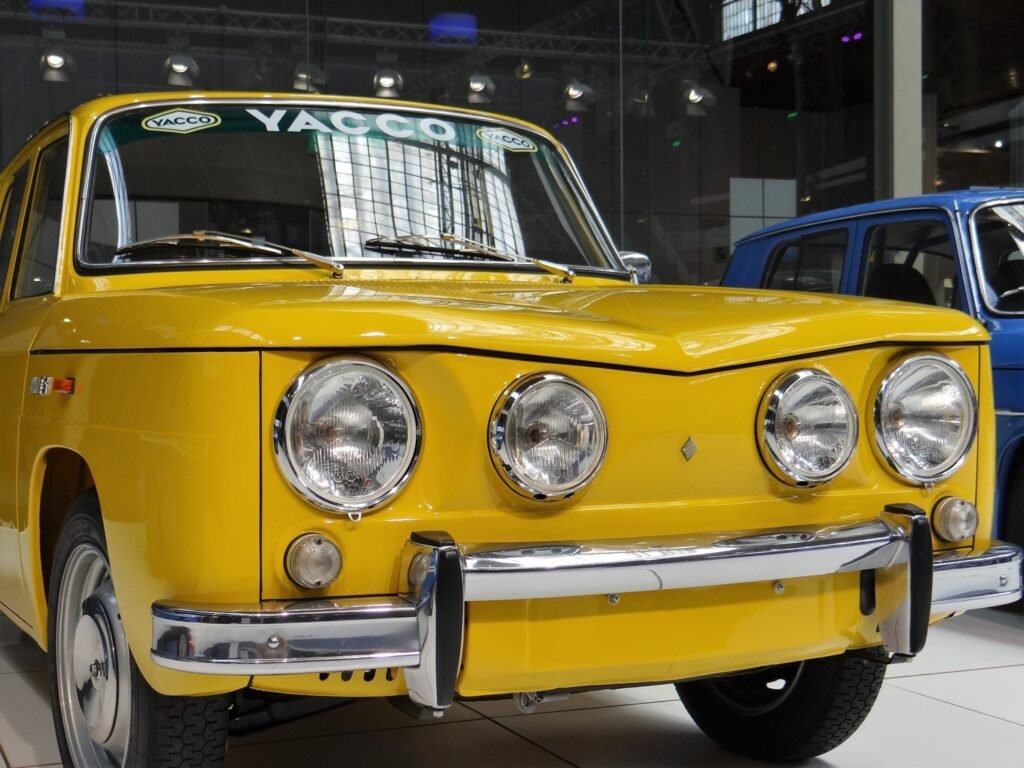 Renault 120 Years exhibition, Autoworld Brussels. Renault R8 S 