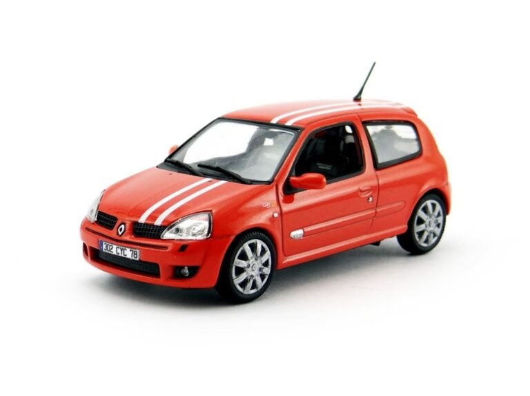 Renault Clio II RS Team 2004 Universal Hobbies, 1/43 scale diecast model car