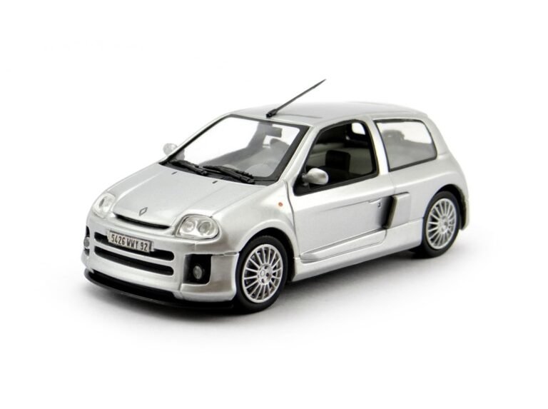 Renault Clio V6 Renault Sport 2000, 1/43 scale diecast model car by Universal Hobbies