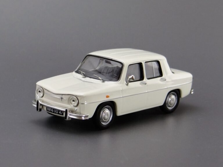 Renault 8 1964 IXO- Altaya, 1/43 scale diecast model car