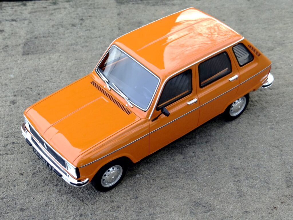 Renault 6 TL 1:18 scale model car by Otto