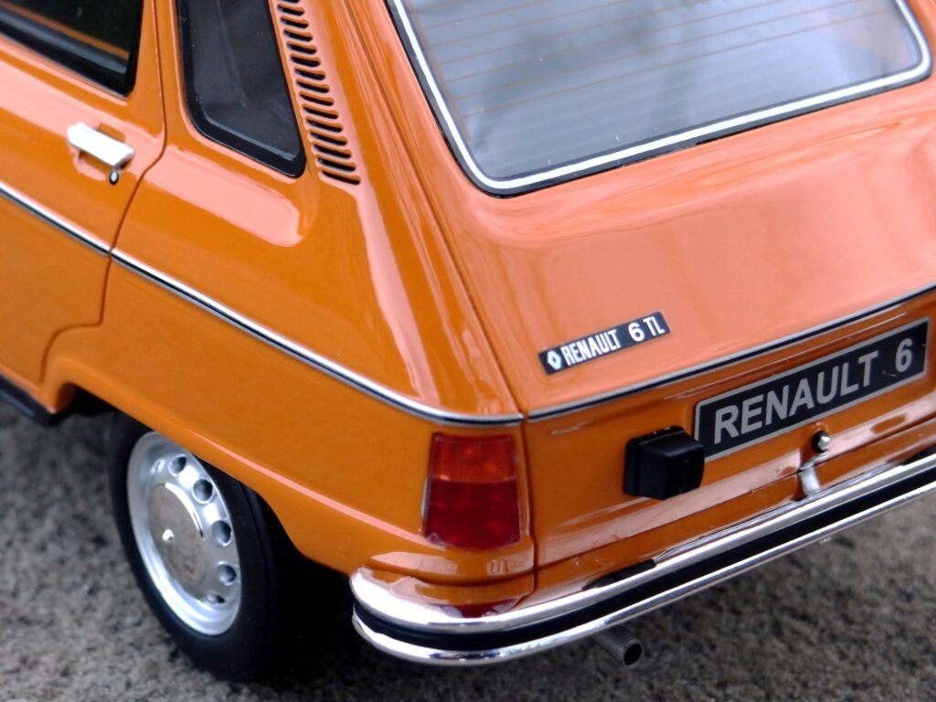 Renault 6 TL 1:18 scale model car by Otto