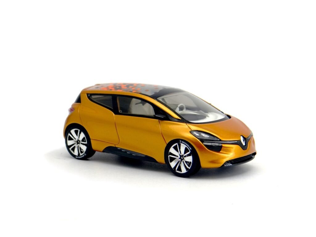 Renault R-Space 2011 Concept Car 1:43 scale model by Spark