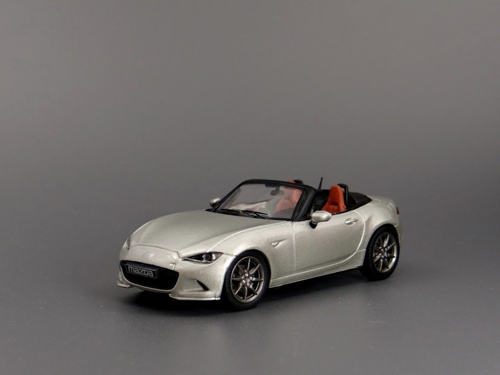 Mazda MX-5 Roadster 2019 (IXO)