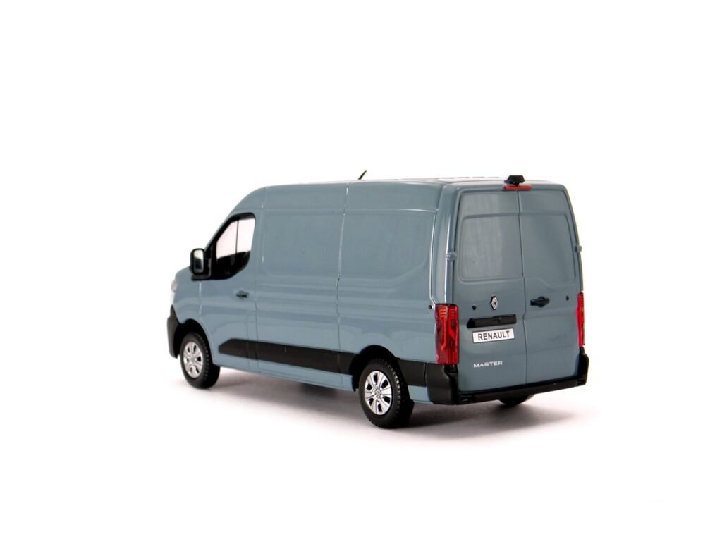 Renault Master rear three quarters view