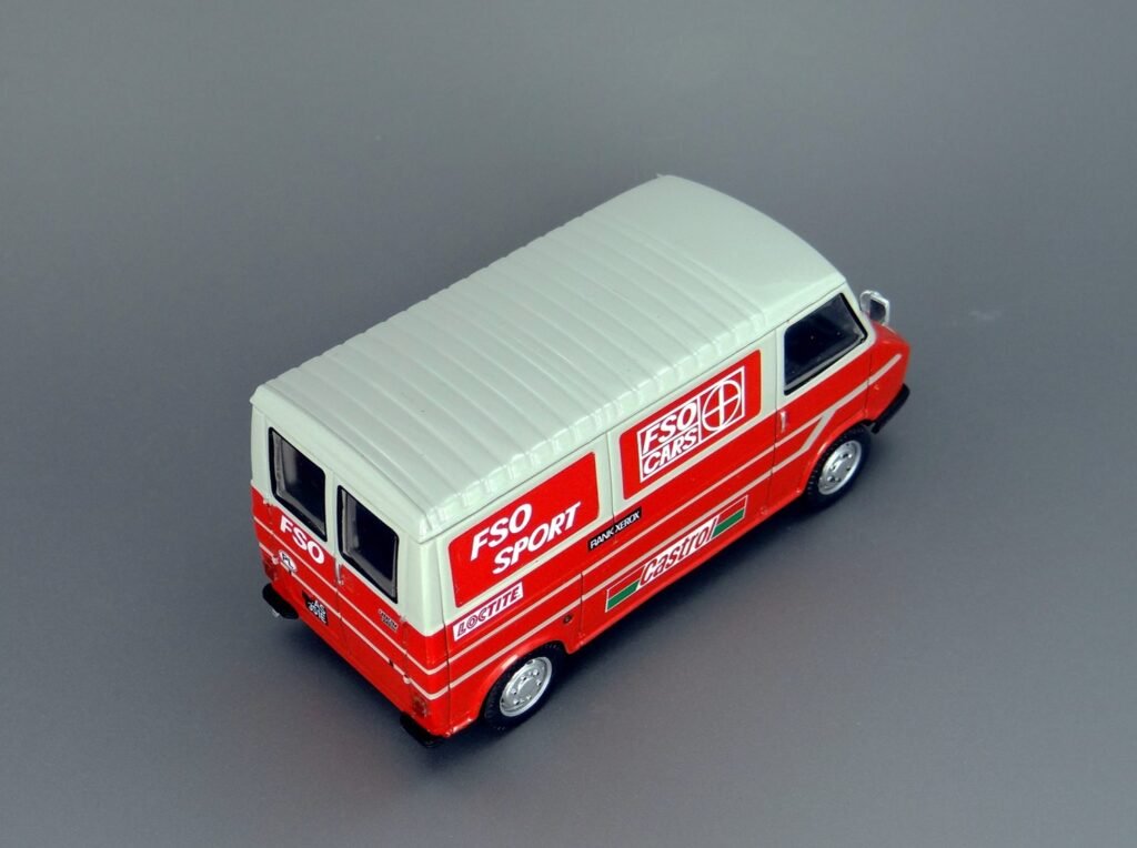 Fiat 242 FSO Sport Rally Service diecast model car