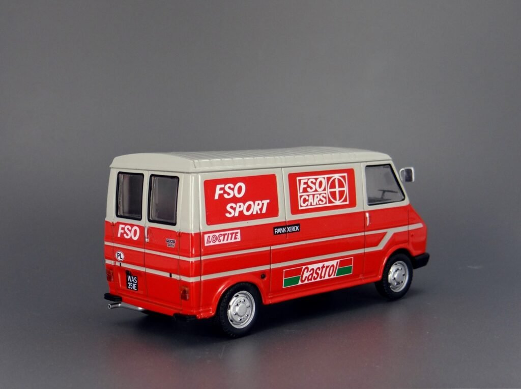 Fiat 242 FSO Sport Rally Service diecast model car