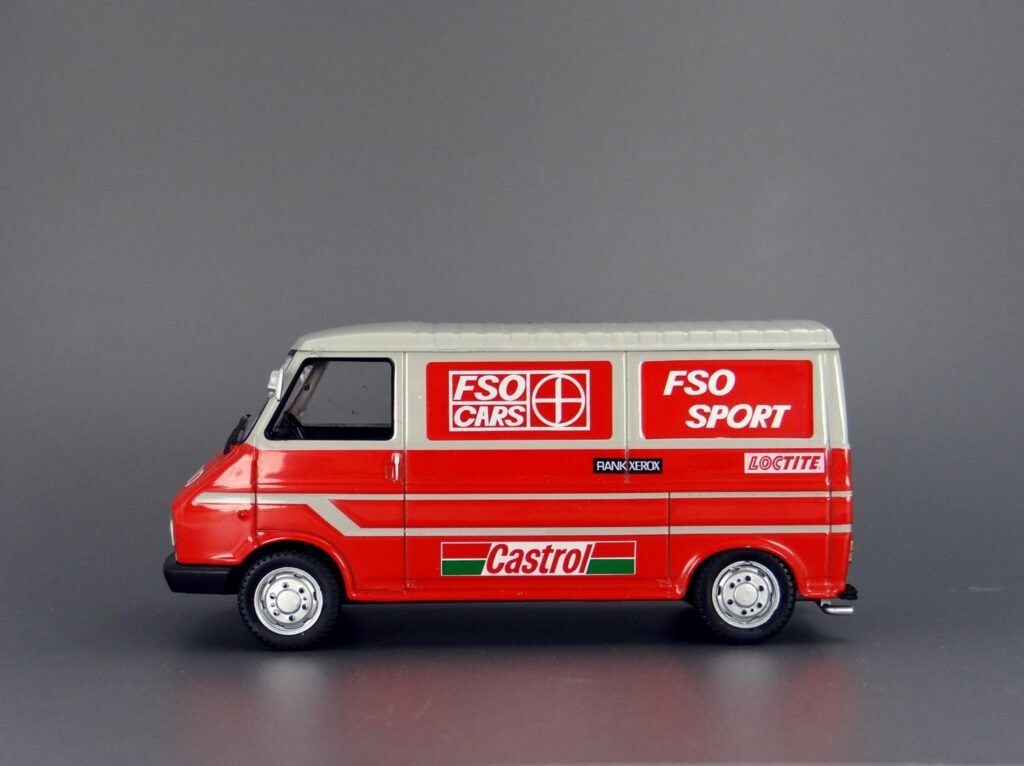 Fiat 242 FSO Sport Rally Service diecast model car