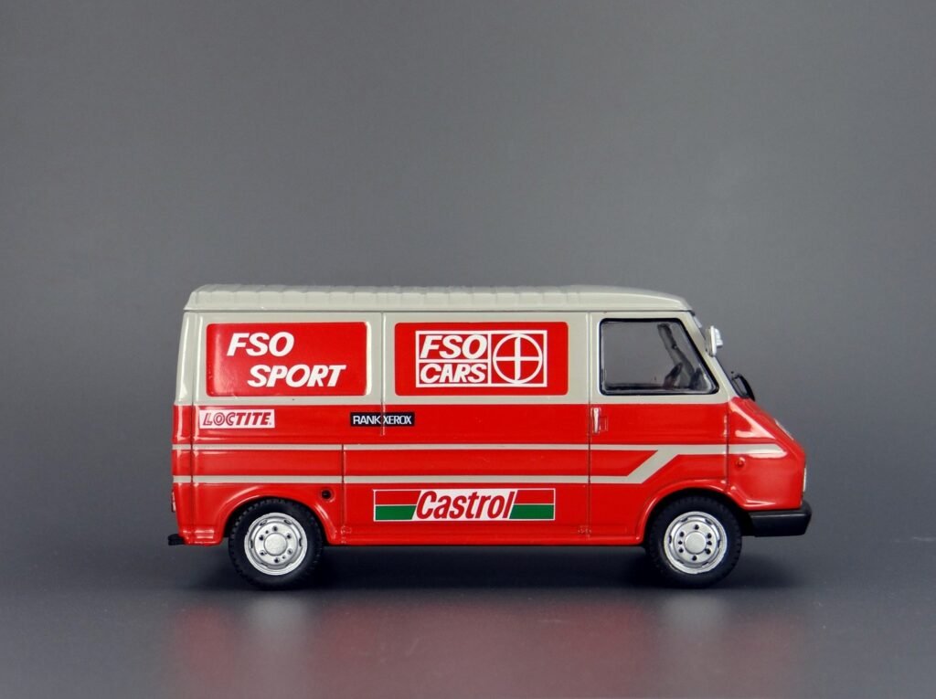 Fiat 242 FSO Sport Rally Service diecast model car