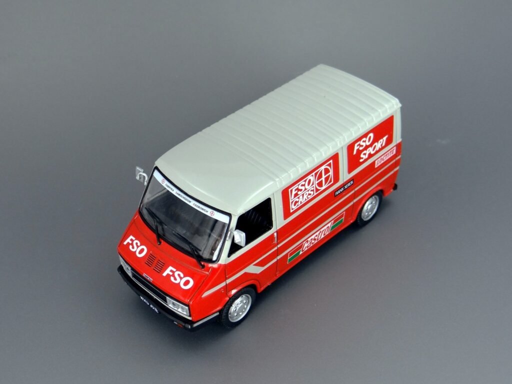 Fiat 242 FSO Sport Rally Service diecast model car