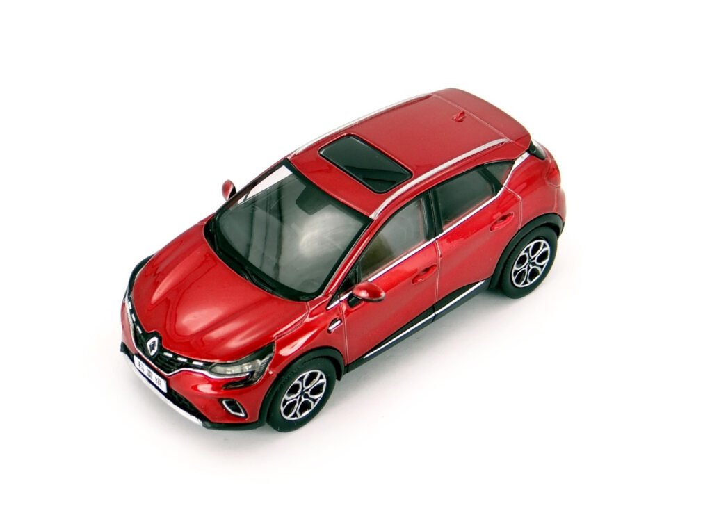 Renault Captur 2019 diecast model car China in 1/43 scale, front three-quarters view.