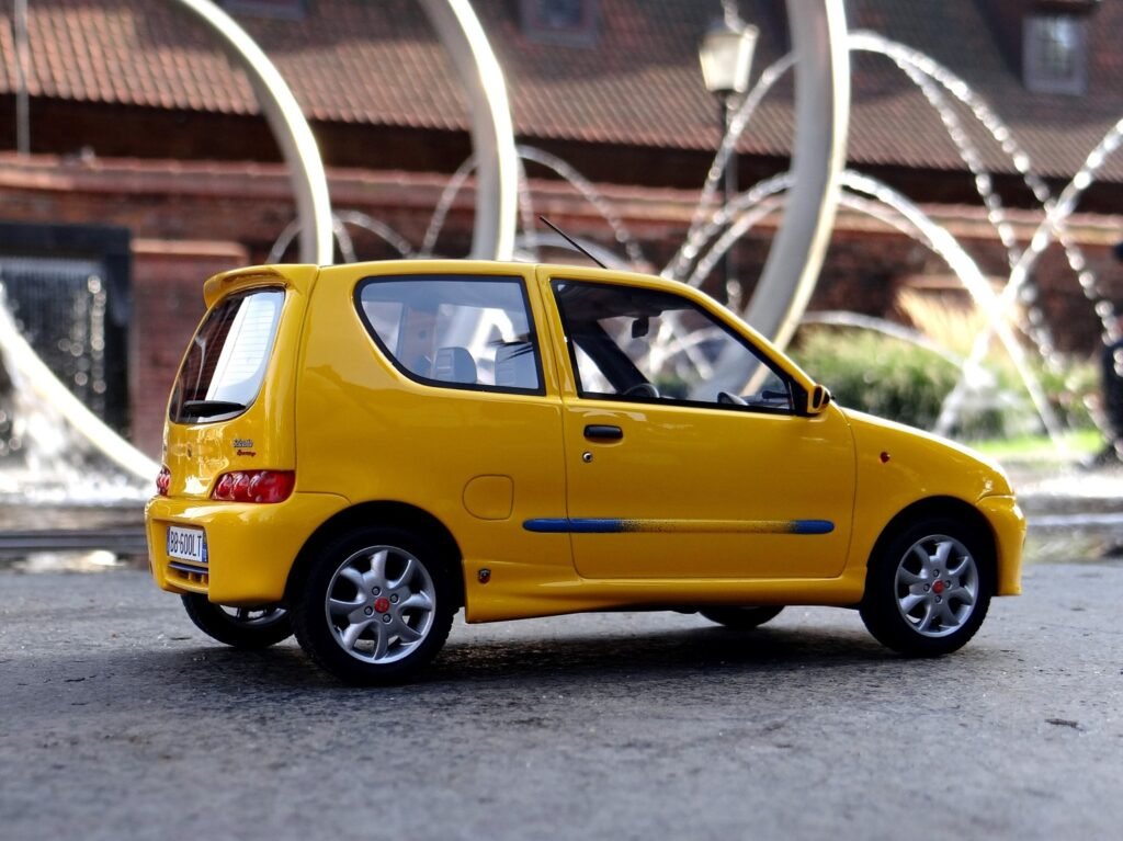 Fiat Seicento Sporting Abarth Laudoracing Models. 1/18 scale resin model car.