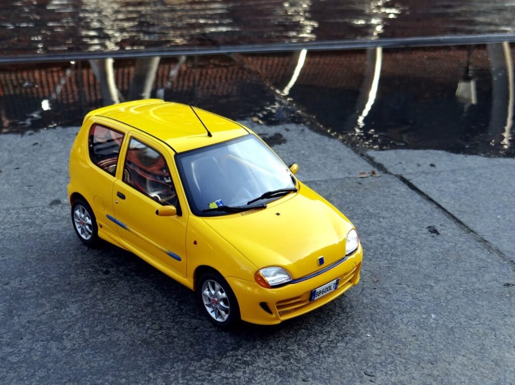 Fiat Seicento Sporting Abarth Laudoracing Models. 1/18 scale model car.