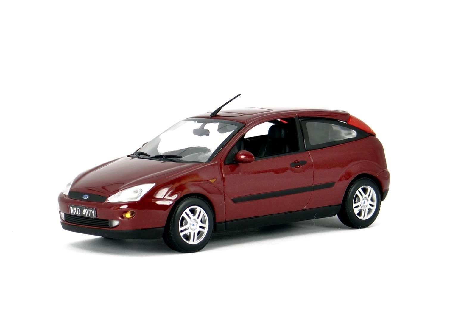 Ford Focus 1998 Minichamps 1:43 scale diecast model car