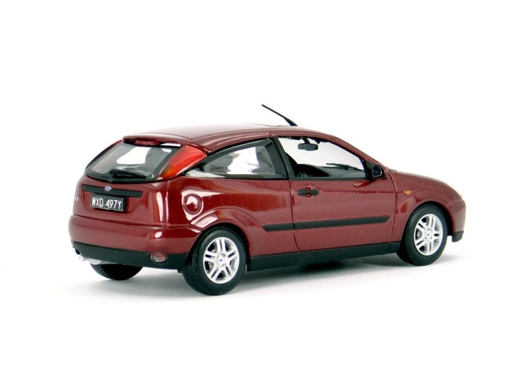 Ford Focus 1998 Minichamps 1:43 scale diecast model car