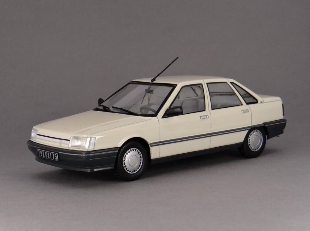 Renault 21 GTS 1986 IXO 1/24 scale model car