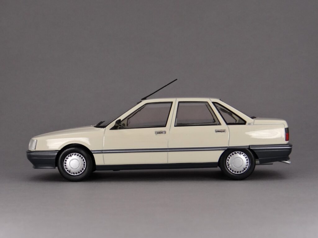 1/24 scale model car