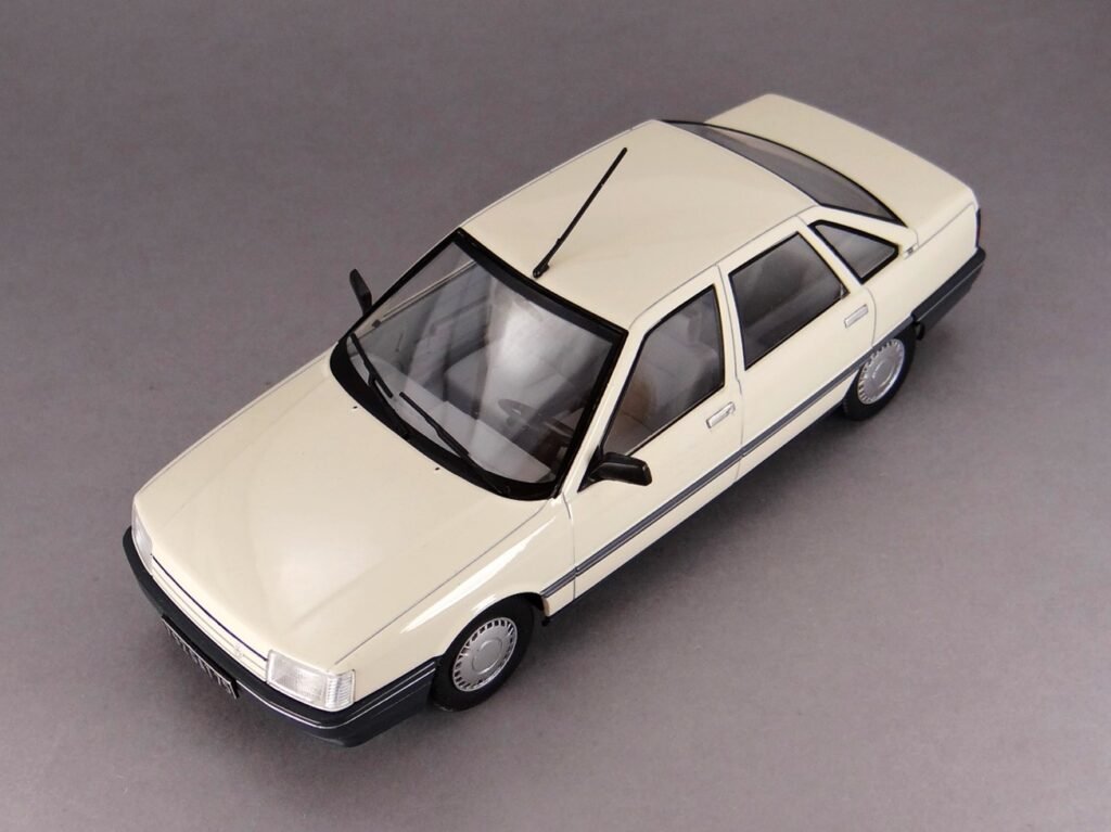 Renault 21 GTS 1986 IXO 1/24 scale model car