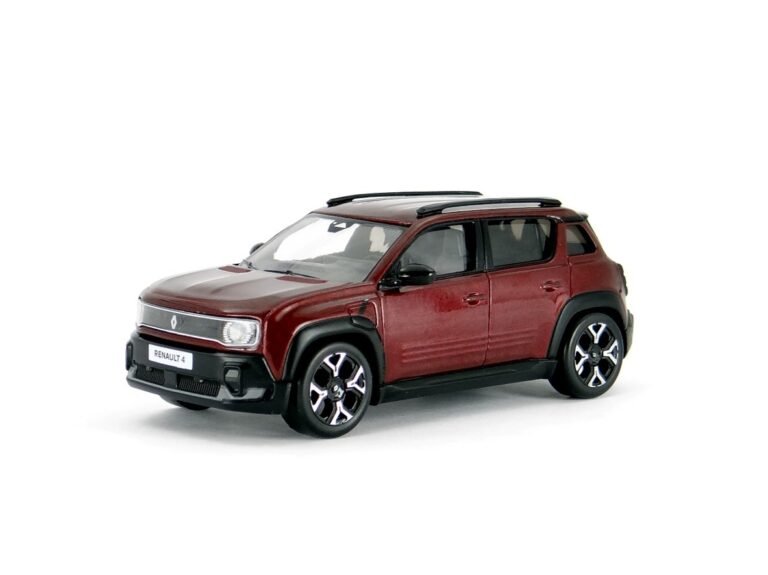 Renault 4 E-Tech 100% Electric Norev, 1/43 scale diecast model car.