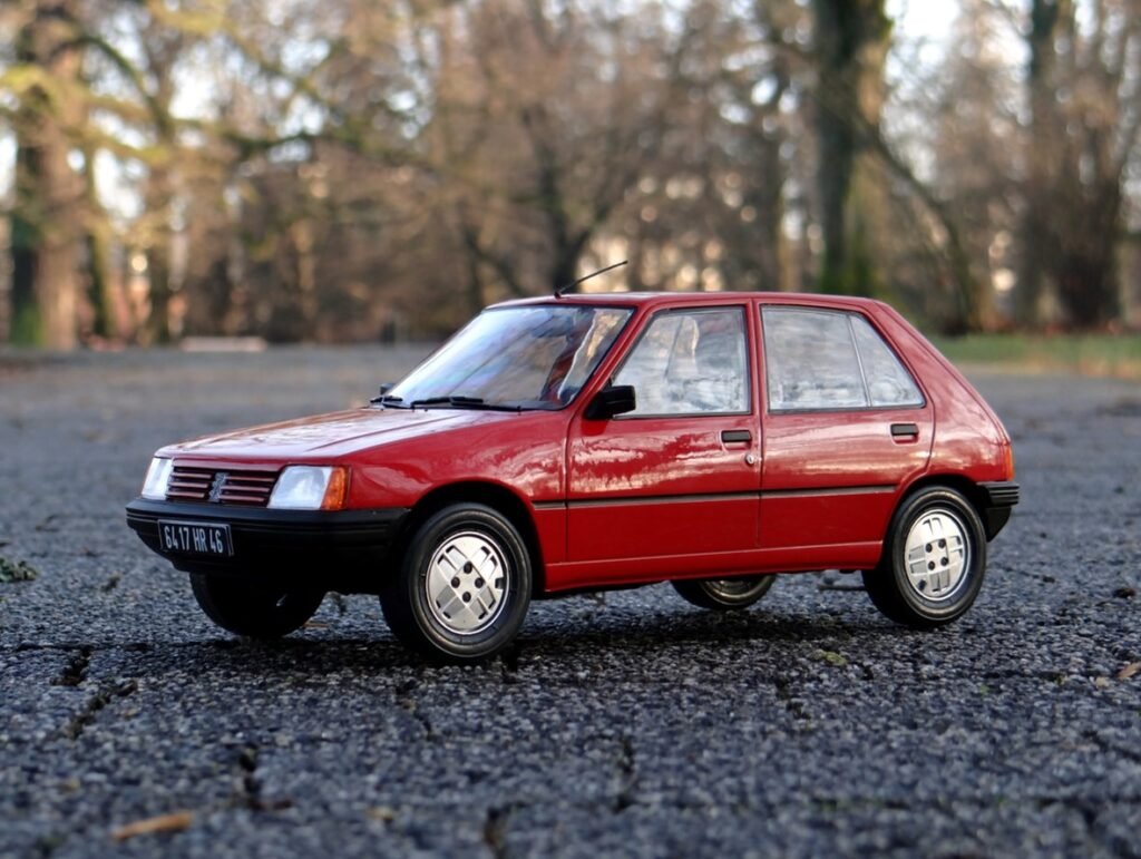 Peugeot 205 1983 1/18 diecast model car