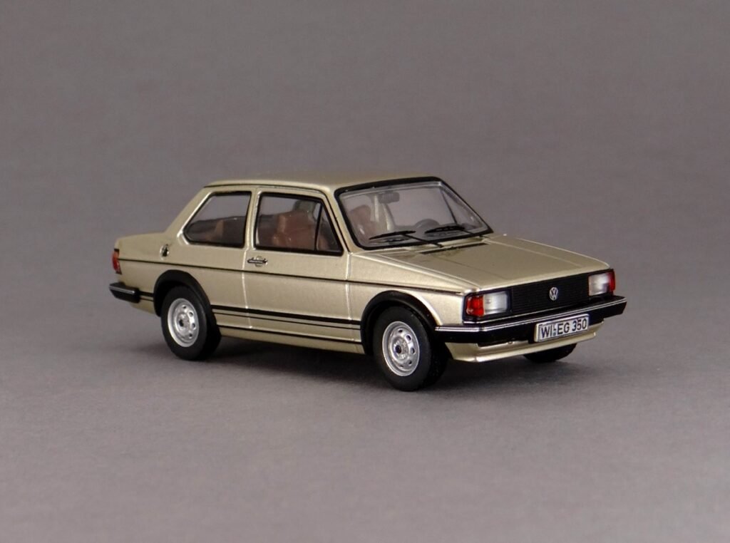 Volkswagen Jetta I 1979 by IXO, 1/43 scale diecast model car