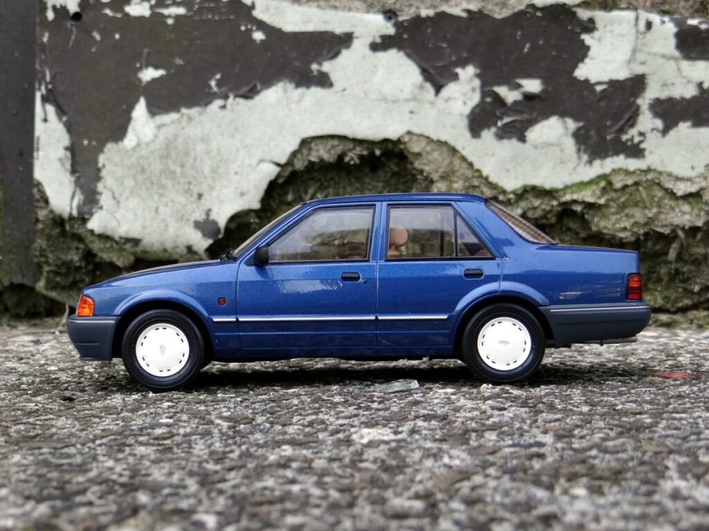Ford Orion II 1986, MCG 1/18 scale model car