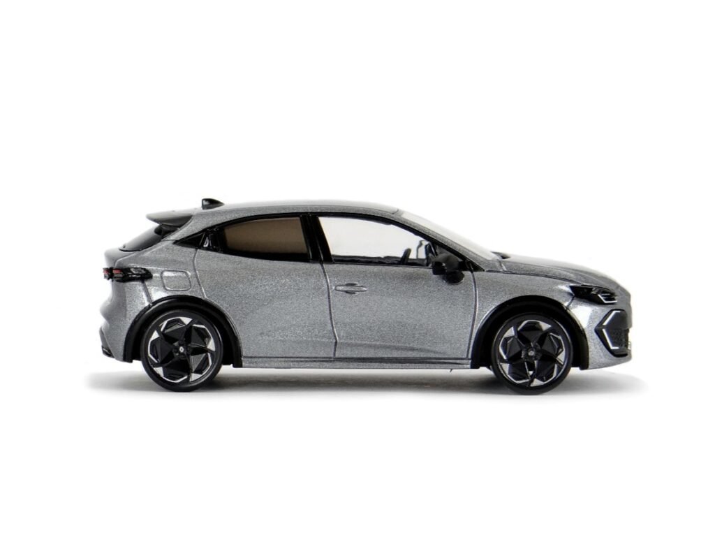 1/43 scale diecast model car