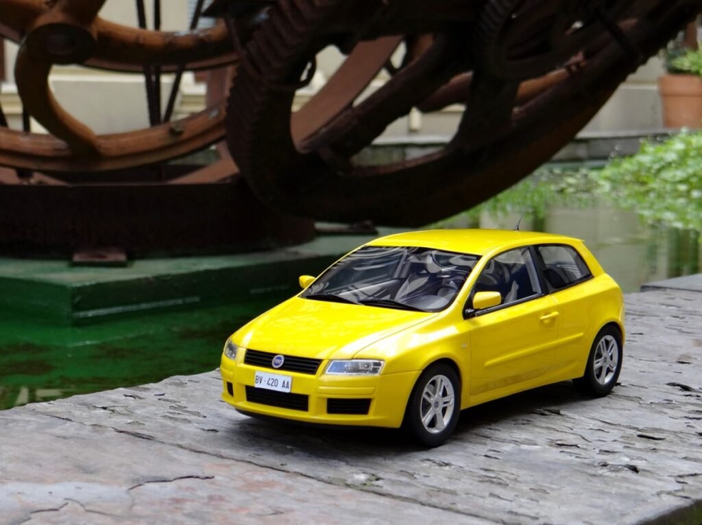 Fiat Stilo Abarth 2.4 20V 2001, Mitica 1/18 scale resin model car