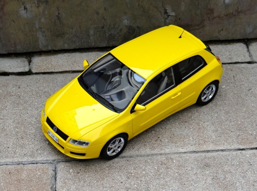 Fiat Stilo Abarth 2.4 20V 2001, Mitica 1/18 scale resin model car