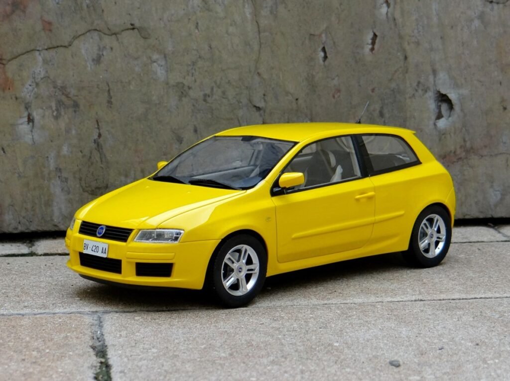 Fiat Stilo Abarth 2.4 20V 2001, Mitica 1/18 scale resin model car