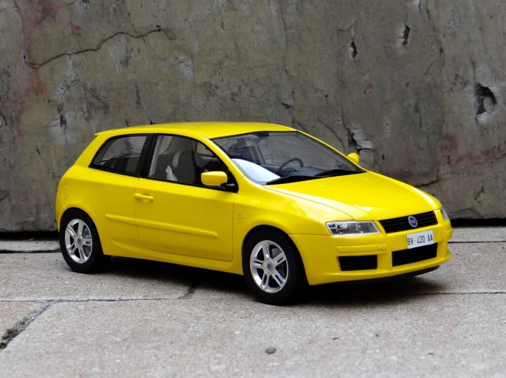 Fiat Stilo Abarth 2.4 20V 2001, Mitica 1/18 scale resin model car