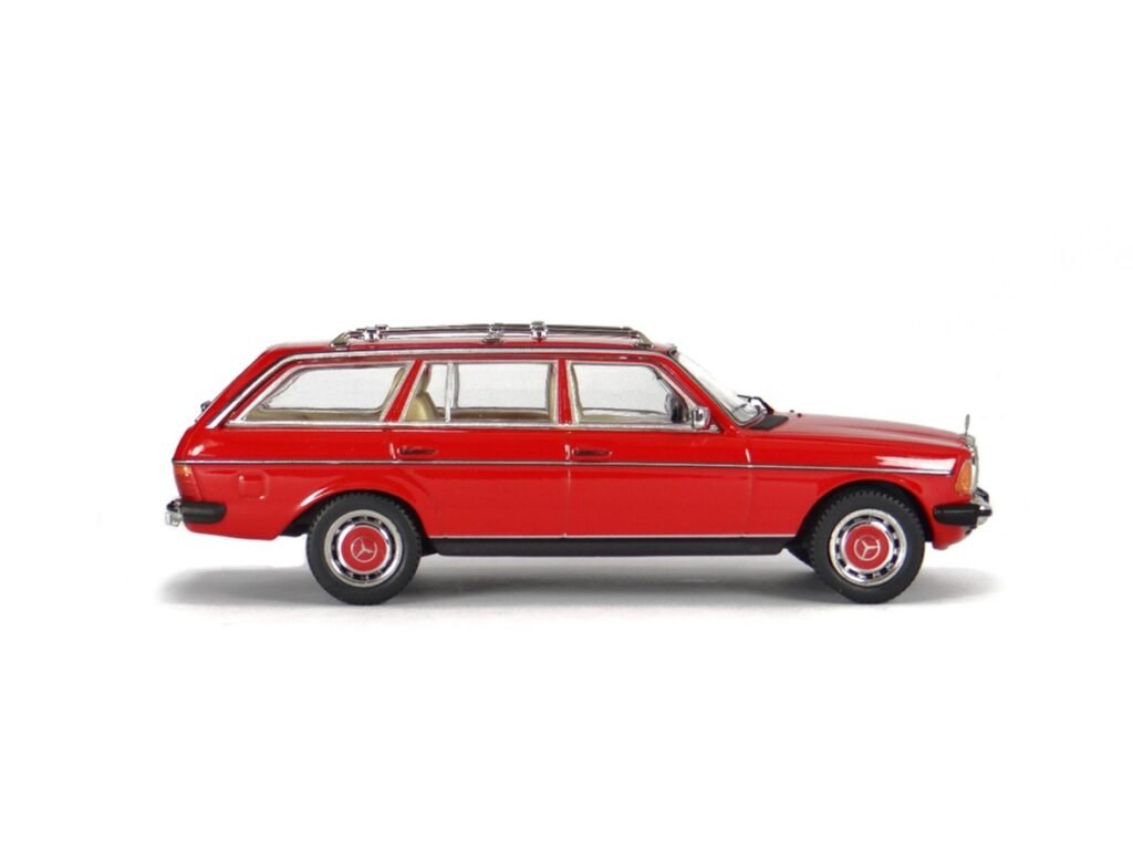 IXO, 1/43 scale diecast model car
